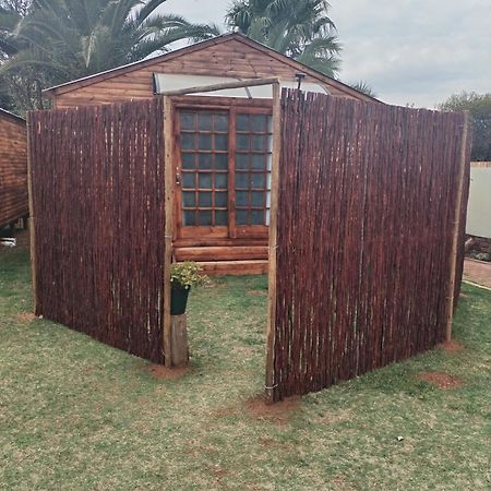 The Olive Branch Cabins Krugersdorp Ngoại thất bức ảnh